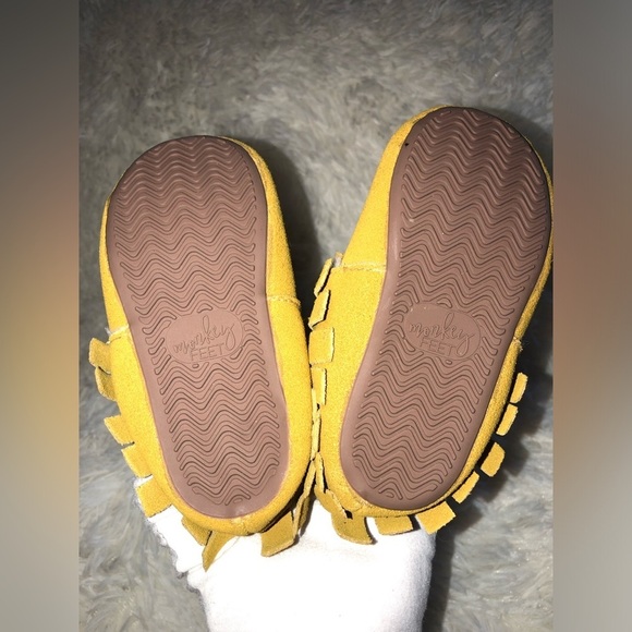 Monkey feet Yellow Bow Kids Shoes - Picture 10 of 16